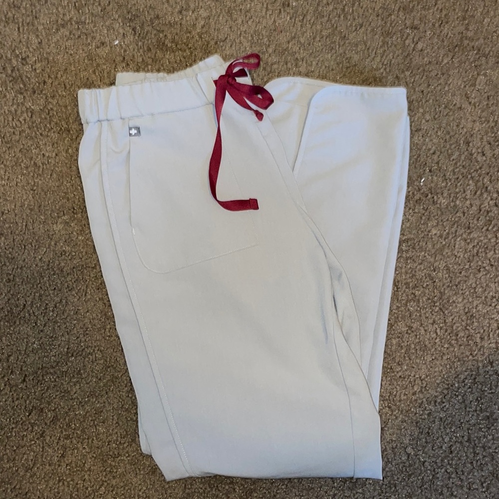 Cement FIGS scrub pants small